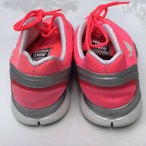 Neon Nike training sneakers - Picture 6 of 13